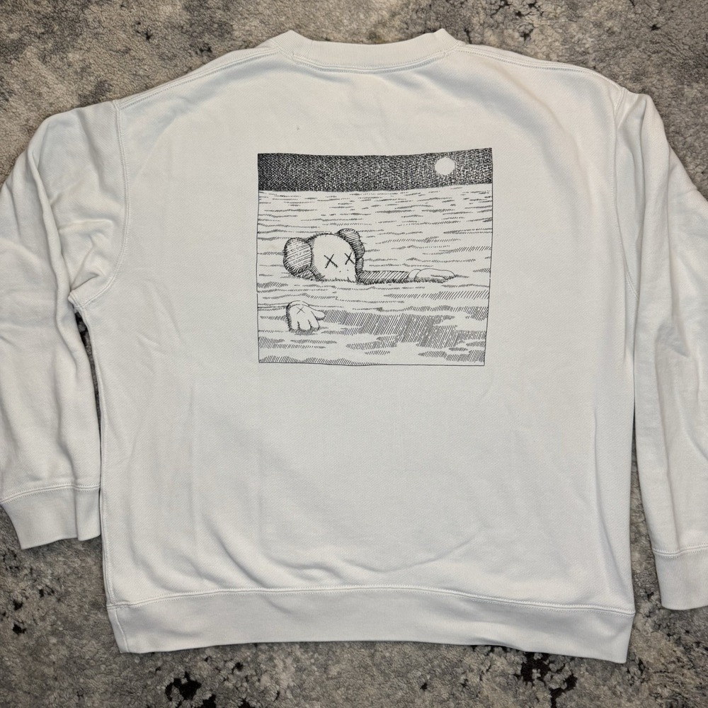 KAWS x Uniqlo Longsleeve Sweatshirt Cream White Size Large - Picture 4 of 11